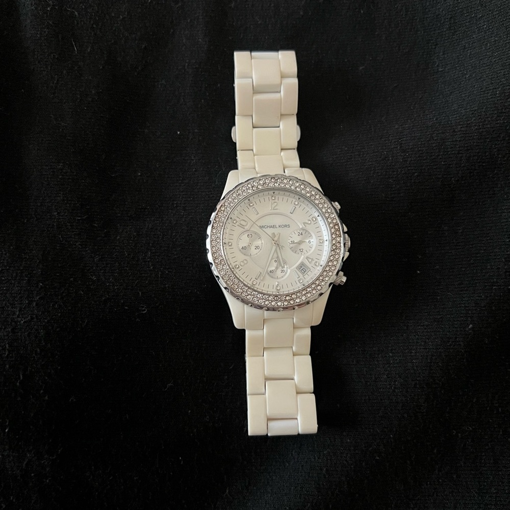 Michael Kors white watch - Picture 4 of 4